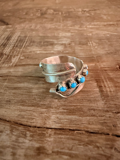 925 Sterling Silver Signed Kingman Turquoise Feather Ring- Adjustable